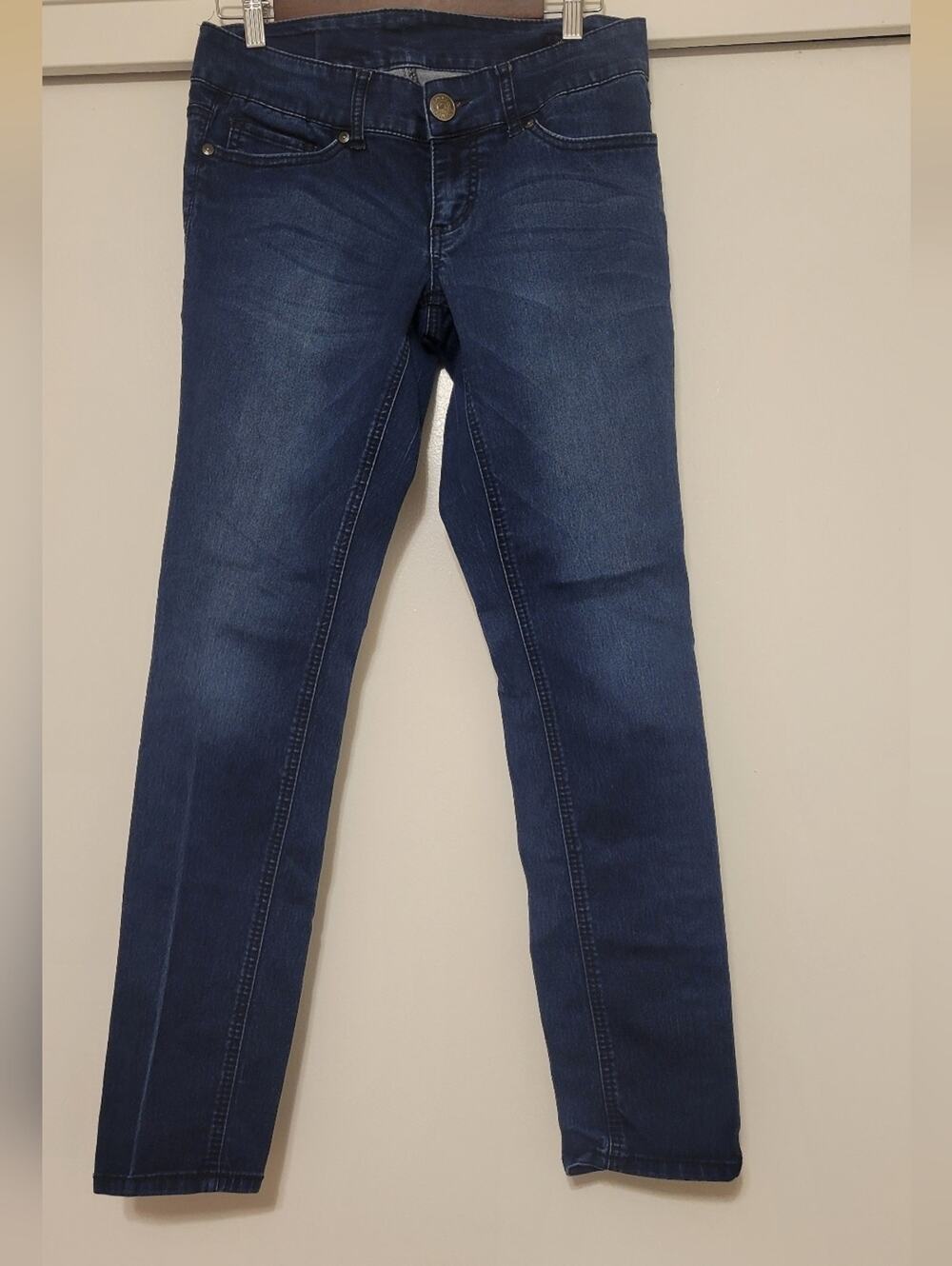 Seven7 Women’s Size 8 Skinny Jeans Dark Wash Stretch Denim Embroidered Pockets